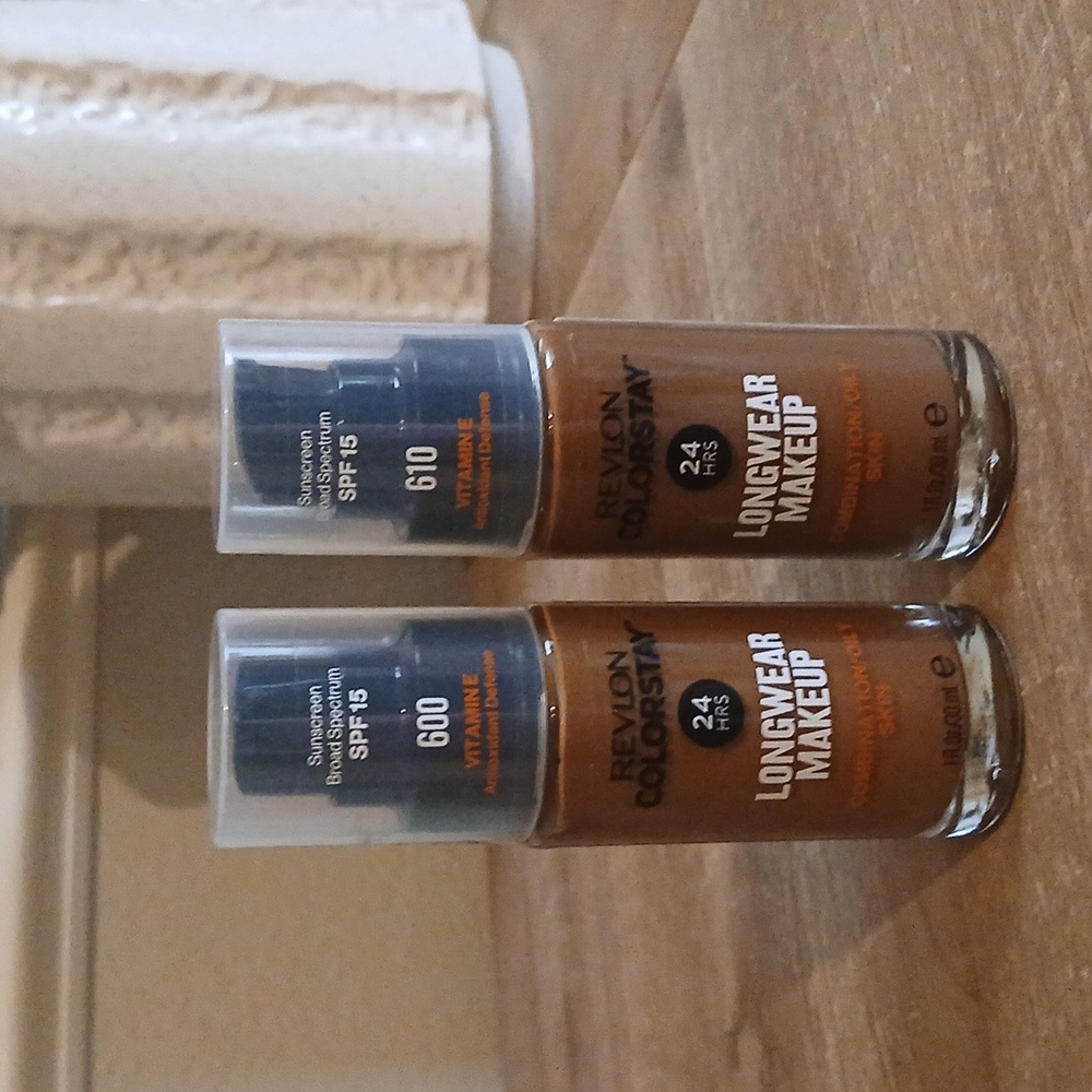 New Two Revlon Colorstay Longwear Makeup Skin Combination SPF 15 Makeup Beauty - Picture 11 of 12